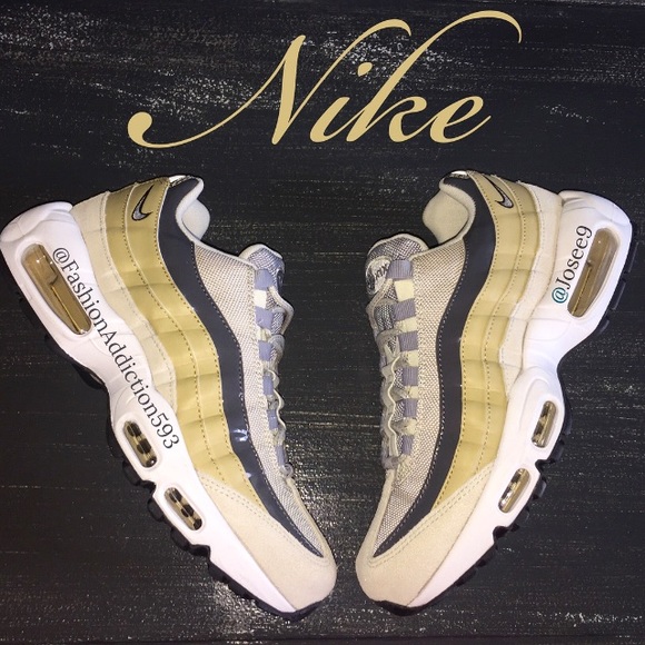 Nike Air Max 95 Women’s Light Bone Grey Sneakers - Picture 3 of 6